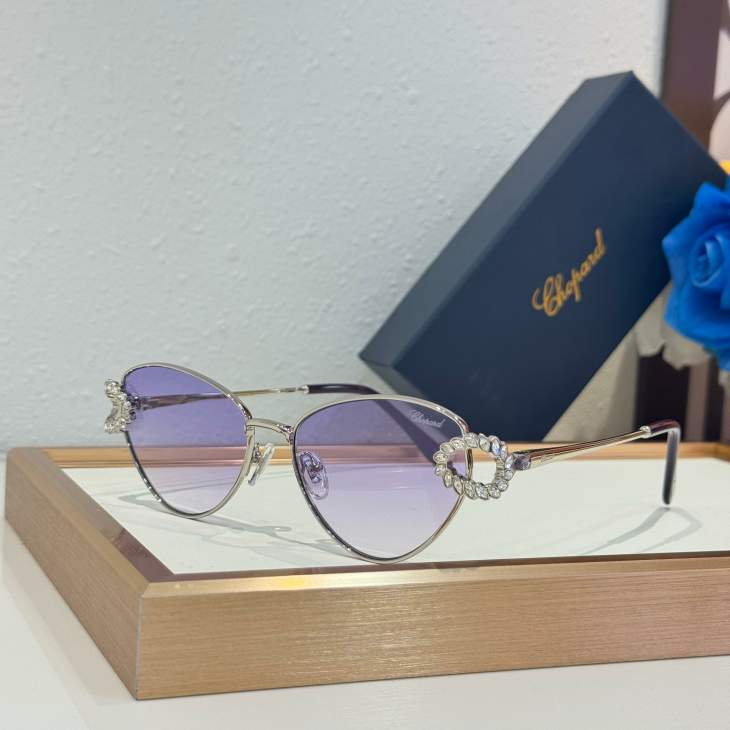 Picture of Chopard Sunglasses _SKUfw76988235fw